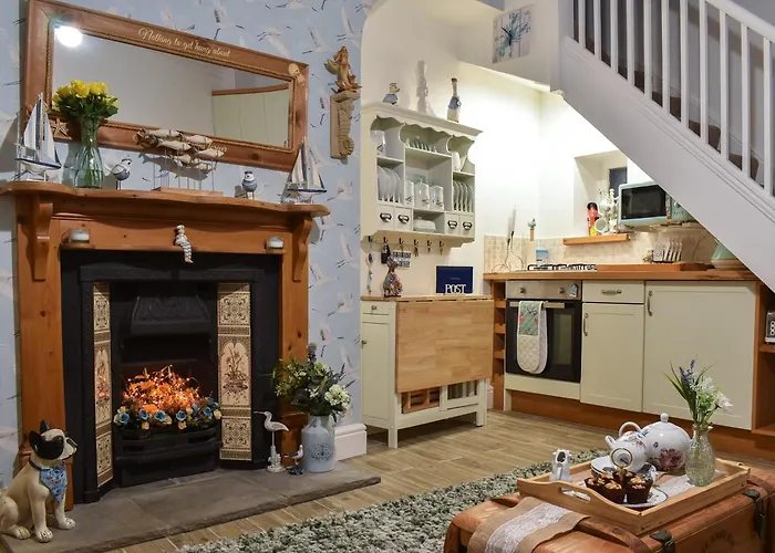 Strawberry Fields * ウィットビー